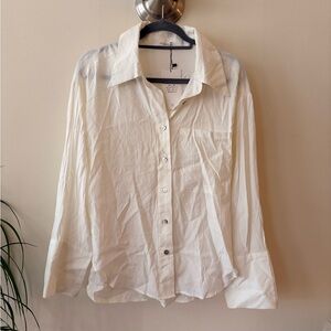 NWT Classic White Button Up Shirt Size Small